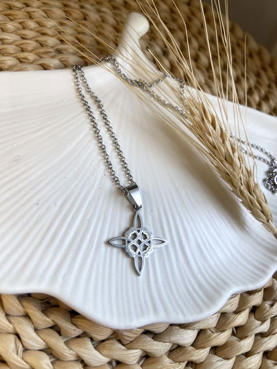 Collar nudo de brujas 2