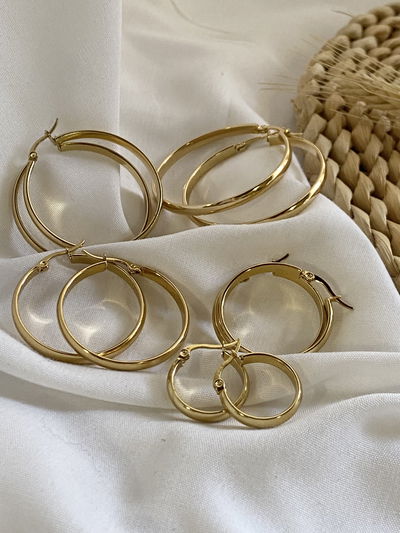 Argollas doradas semi anchas (elegi tamaño)