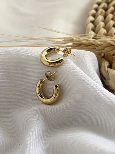 Aros dorados semi argollas mini