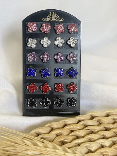 Aros trébol strasss (elegí color)