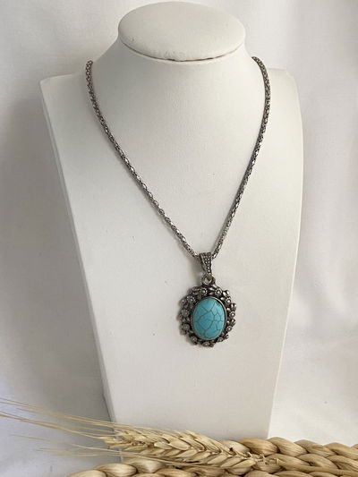 Collar piedra turquesa ( todo fantasía)