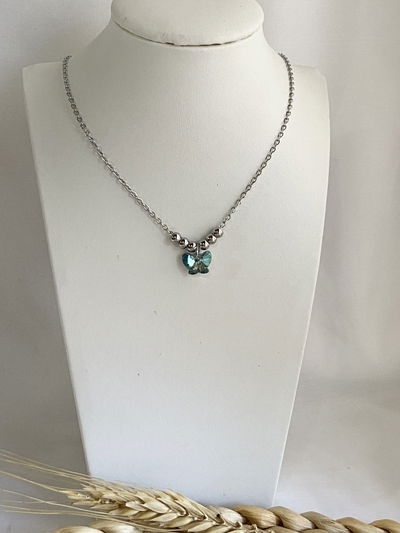 Collar mariposa celeste 