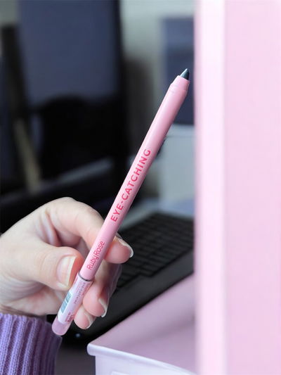 Lápiz delineador de ojos