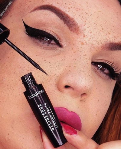 Delineador líquido Ruby Rose