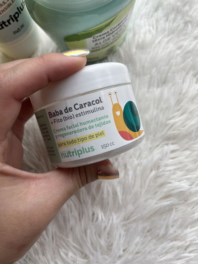 Crema facial baba de caracol Nutriplus.