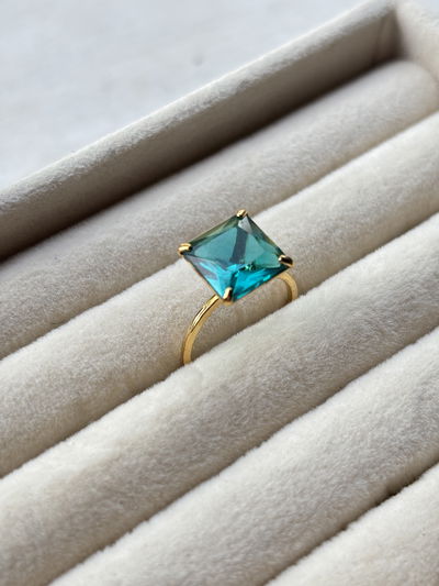 Anillo cubic verde