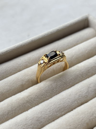 Anillo piedra