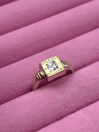 Anillo cuadrado mediano