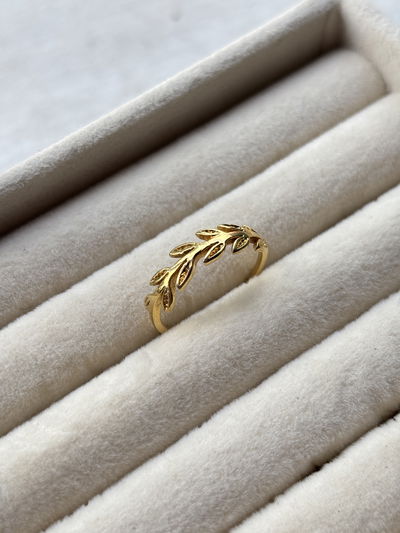 Anillo hojas