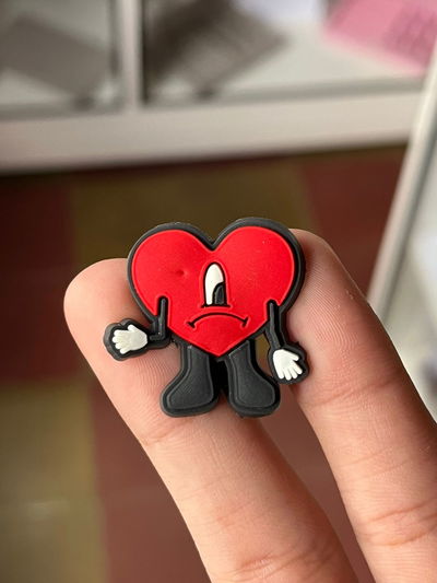 PINS BAD BUNNY