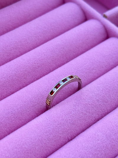 Anillo medio sin fin rojo