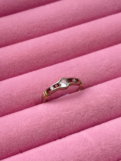 Anillo cubic rojo