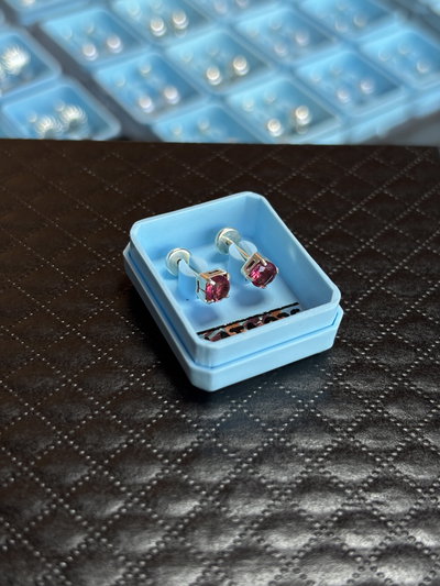 Abridores cuadradito mediano fuccia 