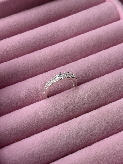 Cintillo tipo tiara cubics