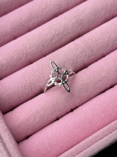 Anillo Nudo de Bruja