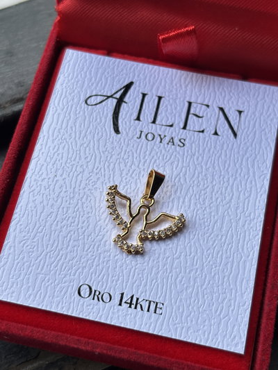 Dije espíritu santo con cubic