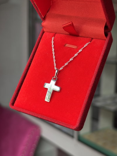 Cadena cruz lisa