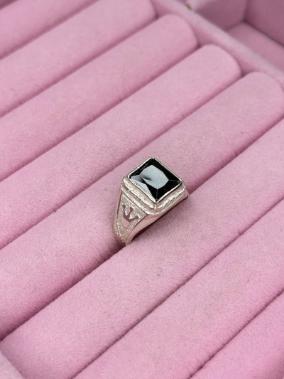 Anillo tipo mesita piedra negra