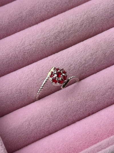 Anillo frutillita roja plata y oro