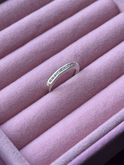 Anillo medio sin fin cubics blanco