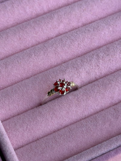 Anillo frutillita roja plata y oro
