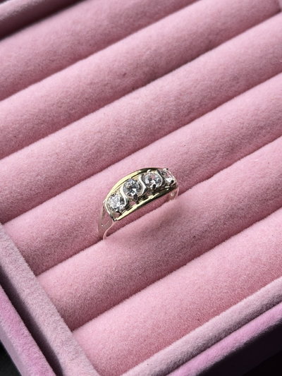 Anillo 4 cubics blancos
