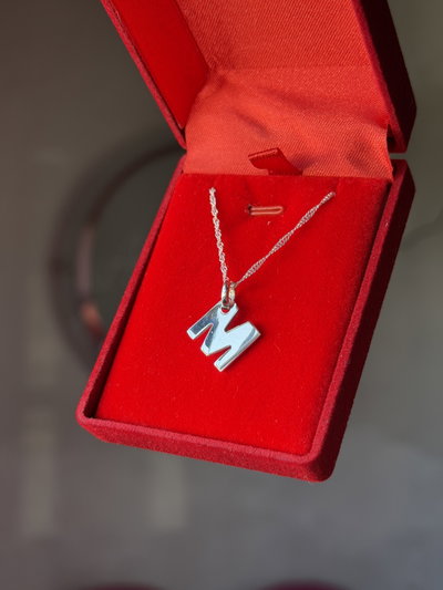 Conjunto de plata Inicial grande