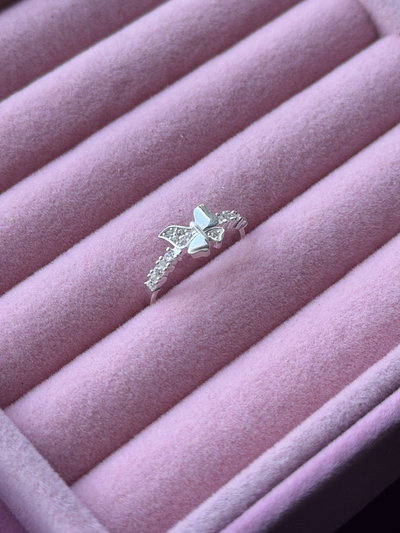 Anillo Mariposa con microcubics