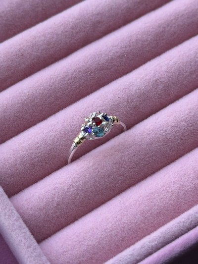 Anillo frutillita multicolor plata y oro