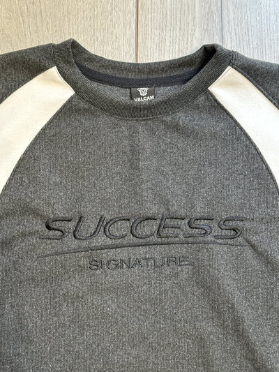 Buzo Success Bordado Negro