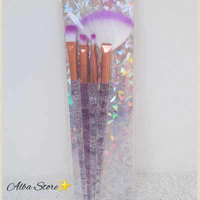Pinceles con abanico para iluminador
