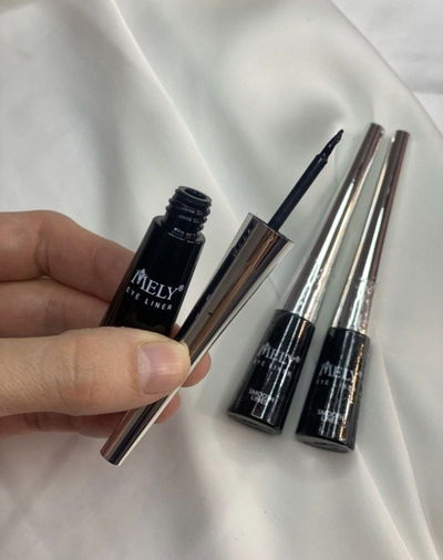 Delineador liquido Mely