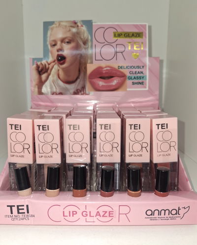 Lip glaze con color Tei 