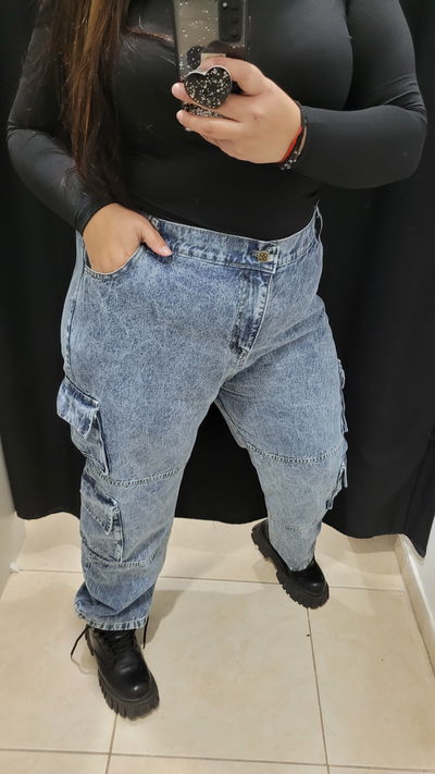 Jean Mom doble cargo 