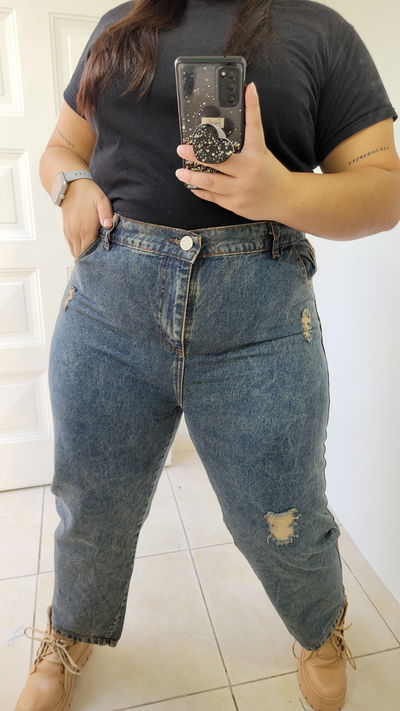 Jean Mom Oxido con roturas