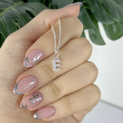 Dije Inicial E Plata 925