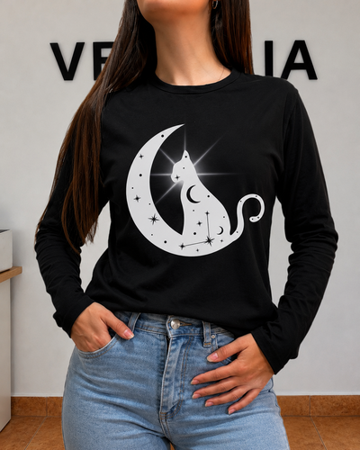 REMERA MANGA LARGA NEGRA GATITO MOON