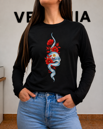 REMERA MANGA LARGA NEGRA ARG FLOR ROJA