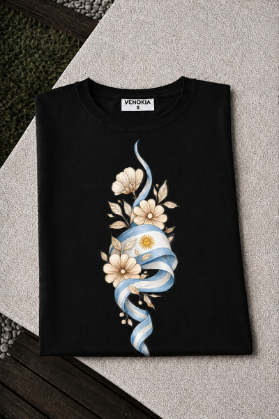 REMERA NEGRA ARG FLOR BEIGE