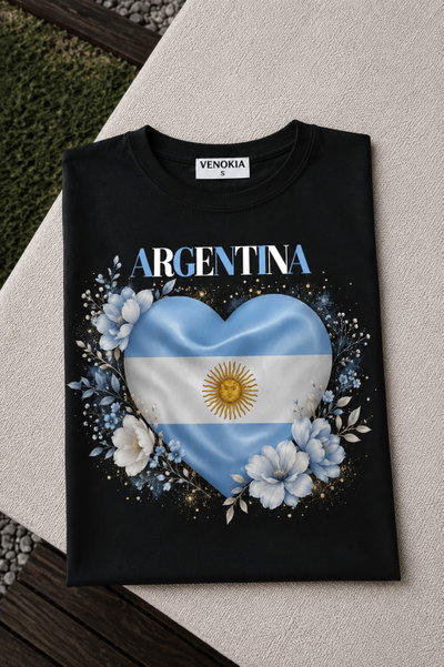 REMERA NEGRA ARG CORAZON FLOR 2