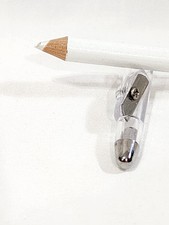 Delineador Blanco a prueba de agua con saca puntas