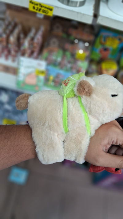 Pulsera Capibara Peluche