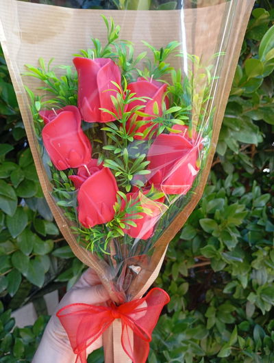 RAMO DE ROSAS X 6 UNI