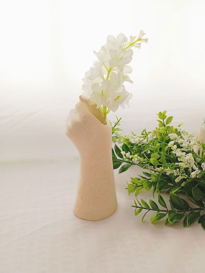 FLORERO MANO EXTENDIDA 15*5.5CM