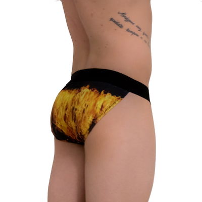 Slip deportivo negro con fuego 