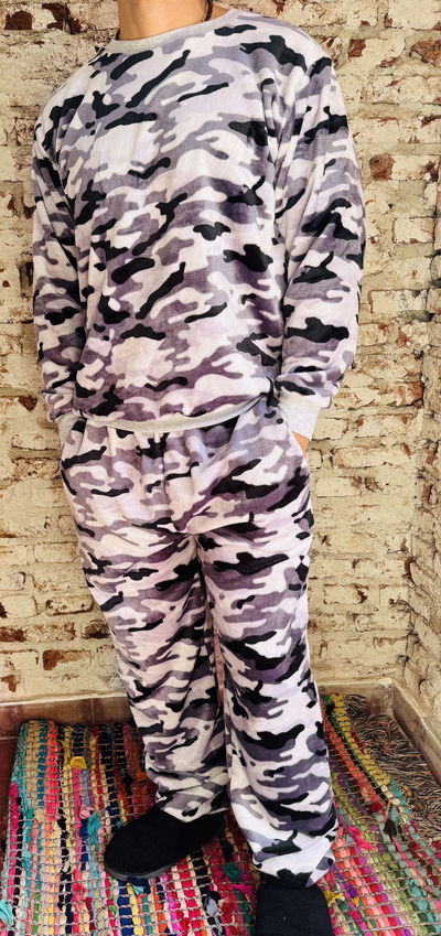Conjunto Dos Piezas Polar Soft Camuflado Gris