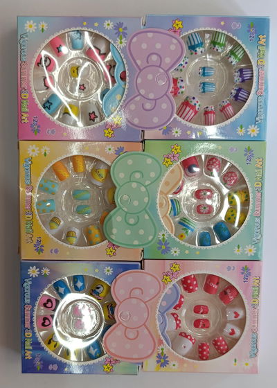 uñas en caja para nena