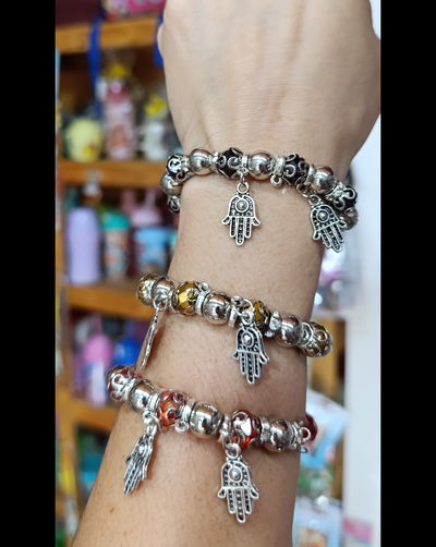 Pulseras elastizadas con dijes 