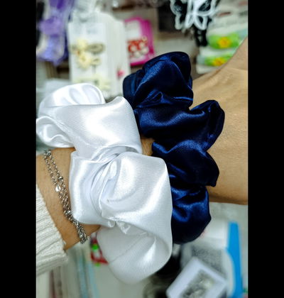 Scrunchies de tela de razo