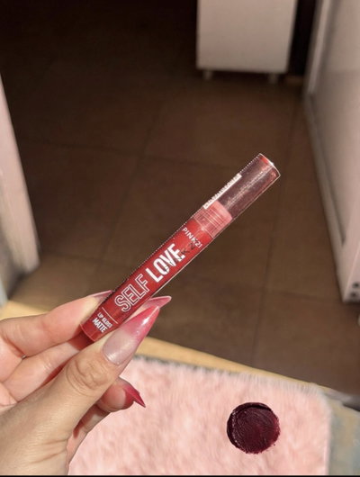 Lip gloss matte color vino 